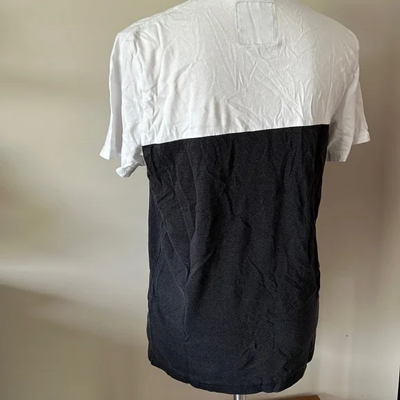 GUC Hollister Men's Logo T-Shirt - Picture 4 of 5